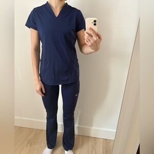 Grey's Anatomy Knit Stretch Scrub Set in Navy